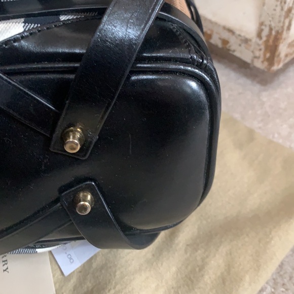 ♥️AUTHENTIC BURBERRY♥️ medium to large size - Picture 8 of 16